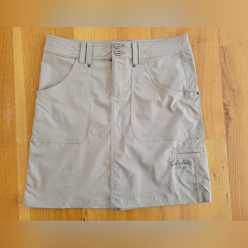 Women's size 6 Cabela's skirt